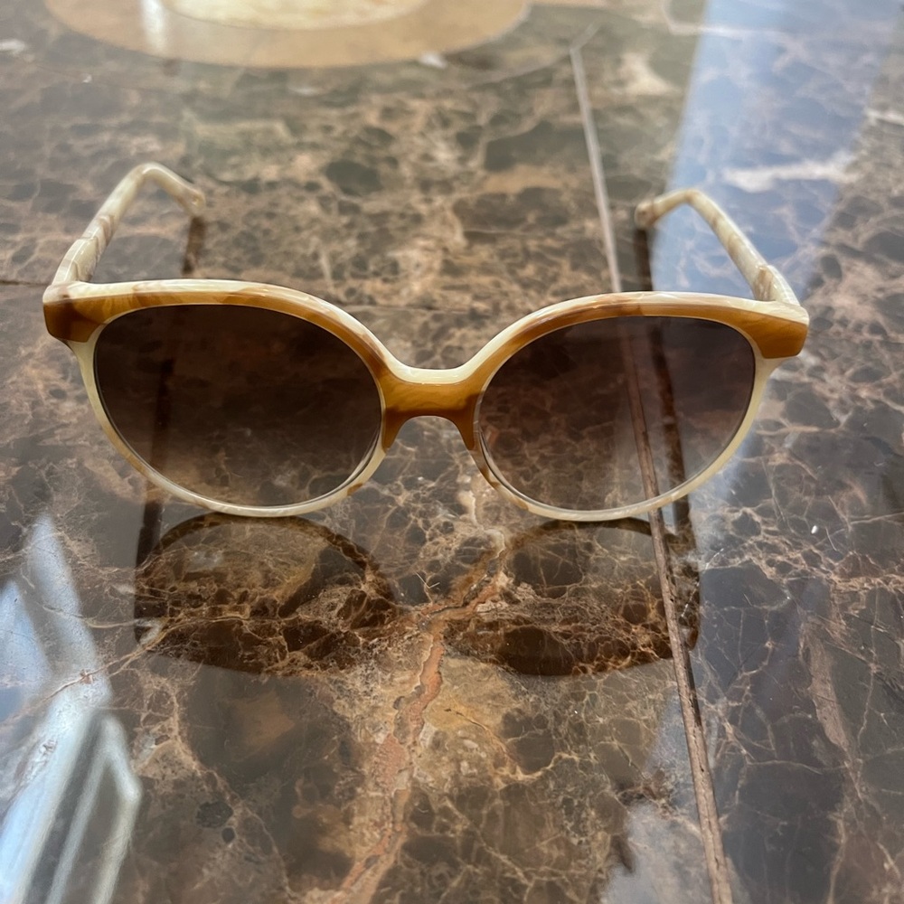 Like new Chloe two tone sunglasses